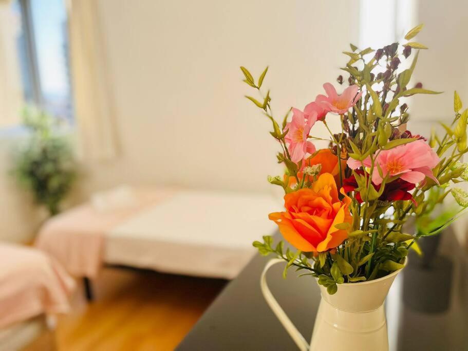 The Rock Retreat - Gibraltar Apartment Ngoại thất bức ảnh