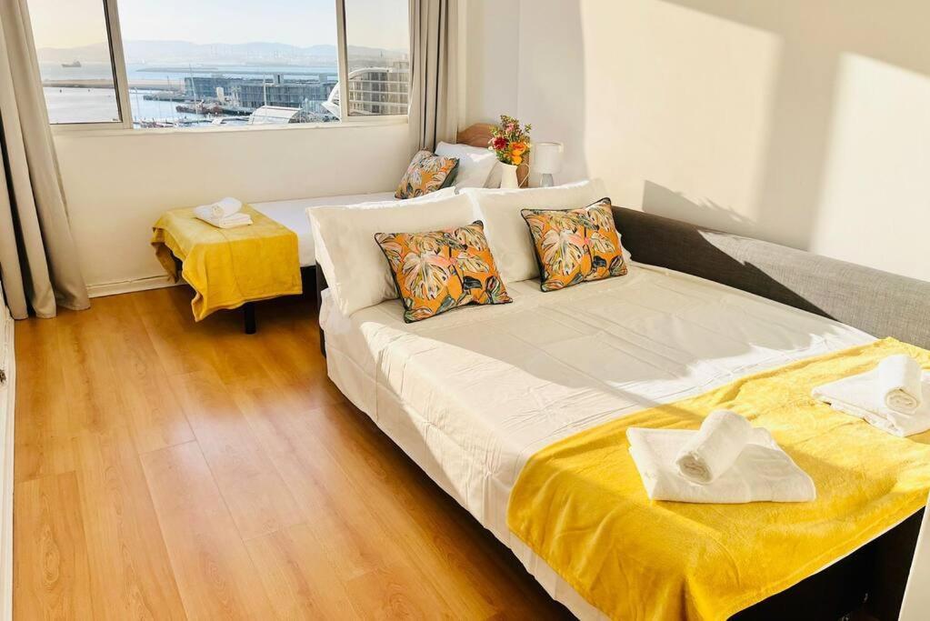 The Rock Retreat - Gibraltar Apartment Ngoại thất bức ảnh