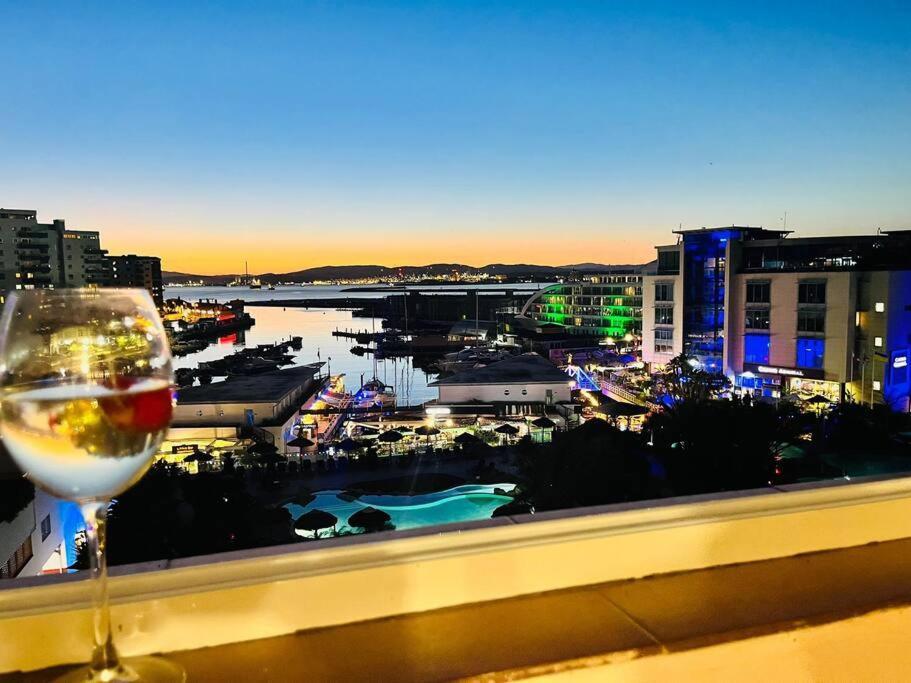 The Rock Retreat - Gibraltar Apartment Ngoại thất bức ảnh