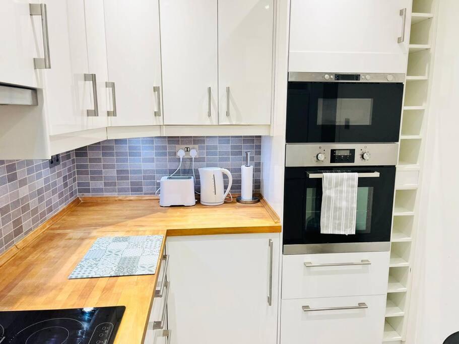 The Rock Retreat - Gibraltar Apartment Ngoại thất bức ảnh