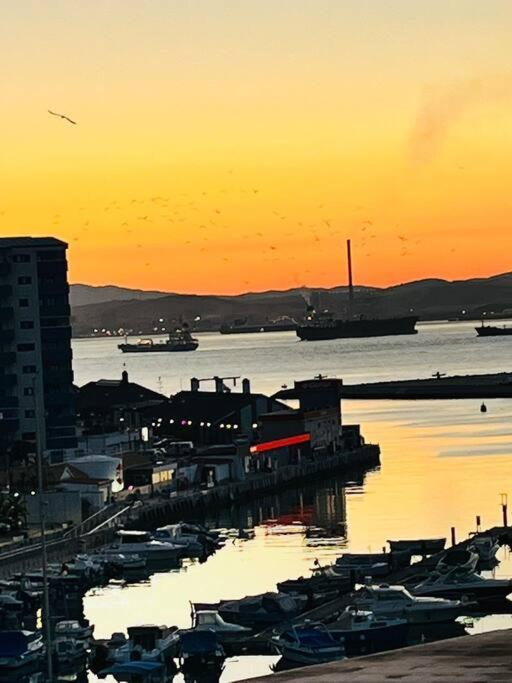 The Rock Retreat - Gibraltar Apartment Ngoại thất bức ảnh